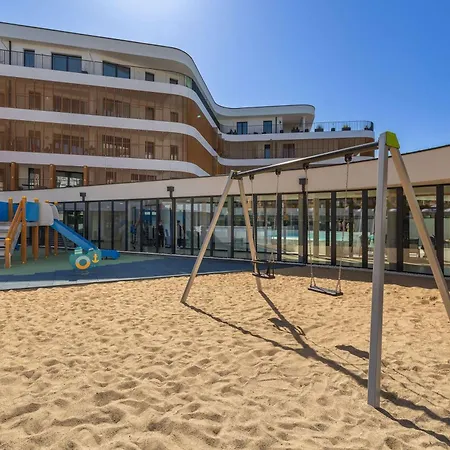 Baltic Waves Luxury With Parking, & Gym By Renters Prestige Apartment *