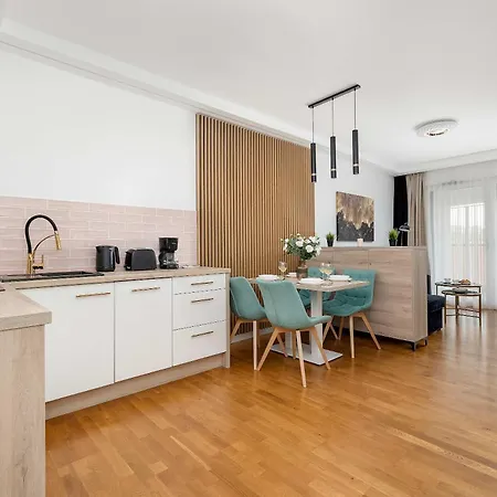 Apartment Baltic Waves Luxury With Parking, & Gym By Renters Prestige