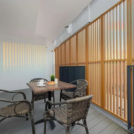 Baltic Waves Luxury With Parking, & Gym By Renters Prestige Apartment
