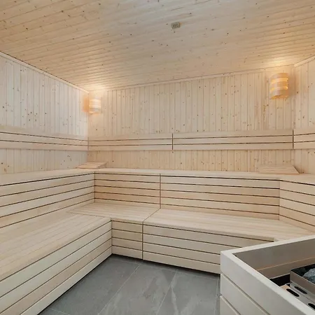 Baltic Waves Luxury With Parking, & Gym By Renters Prestige Apartment *