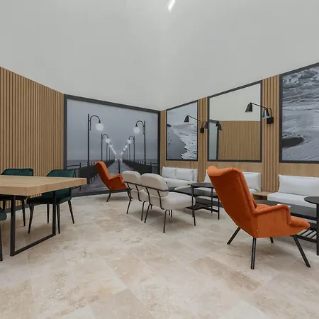 Baltic Waves Luxury With Parking, & Gym By Renters Prestige Apartment
