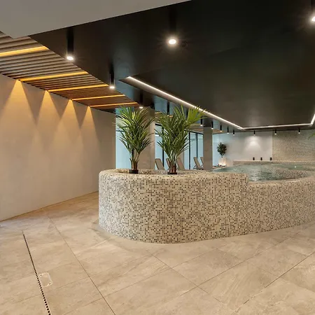 Baltic Waves Luxury With Parking, & Gym By Renters Prestige Apartment
